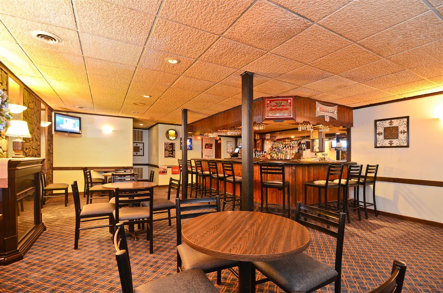 Hotel Super 8 By Wyndham Williams Ristorante foto
