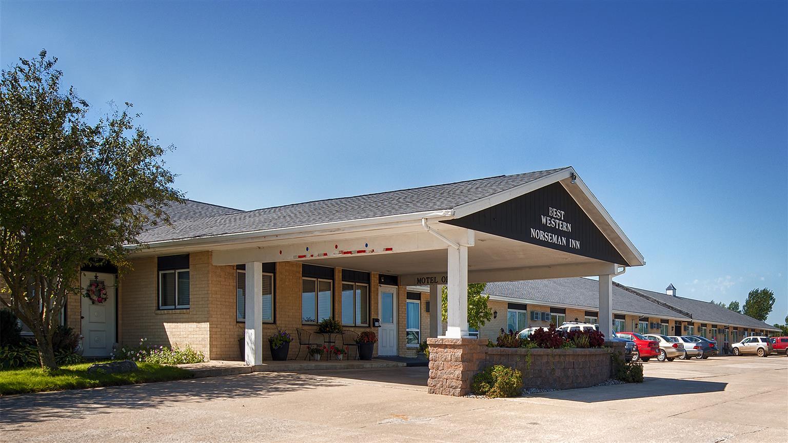 Hotel Super 8 By Wyndham Williams Esterno foto