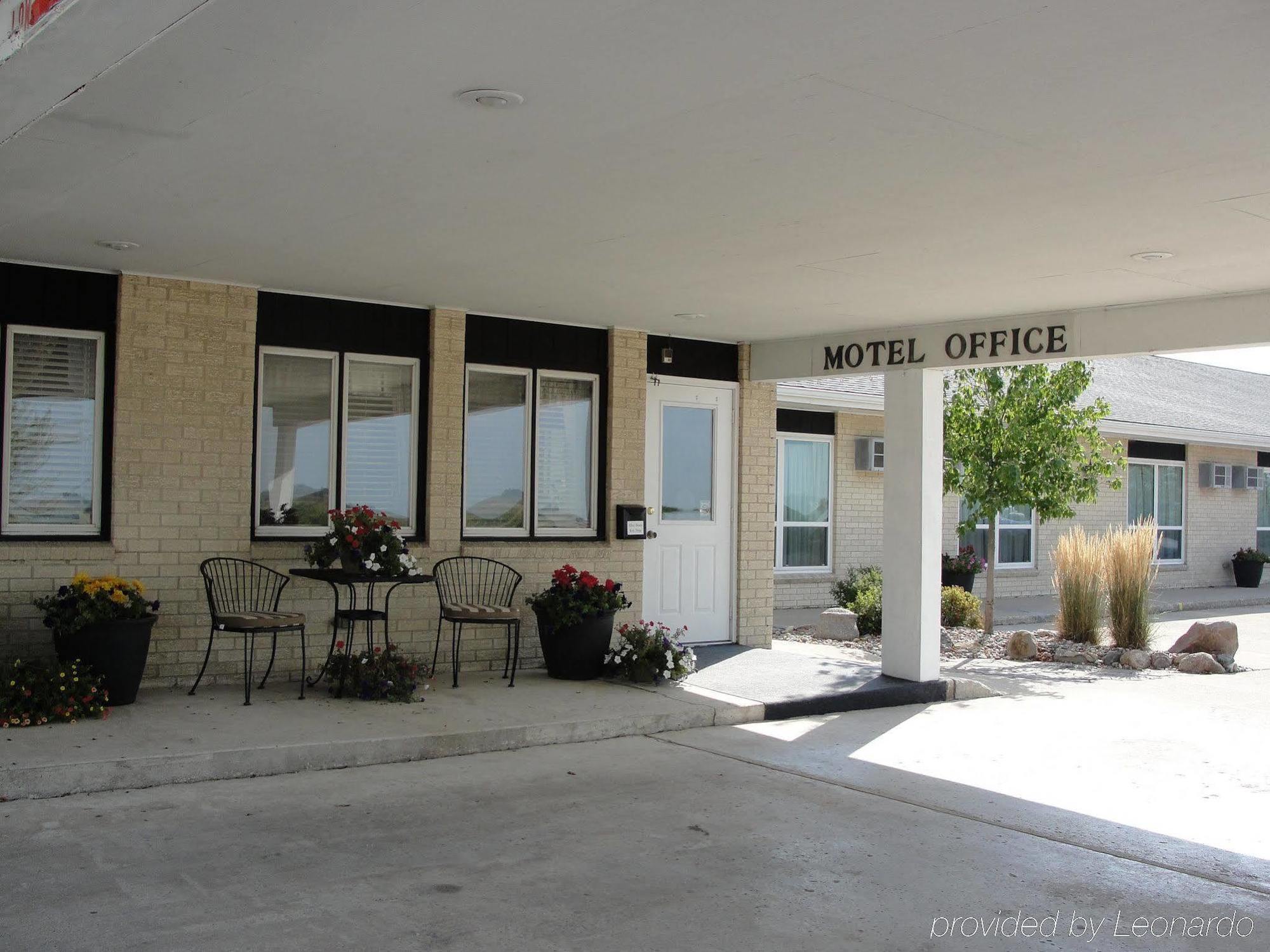 Hotel Super 8 By Wyndham Williams Esterno foto