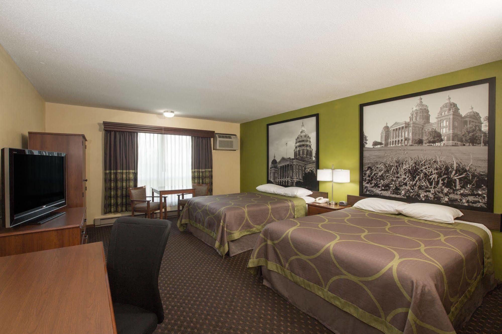 Hotel Super 8 By Wyndham Williams Esterno foto