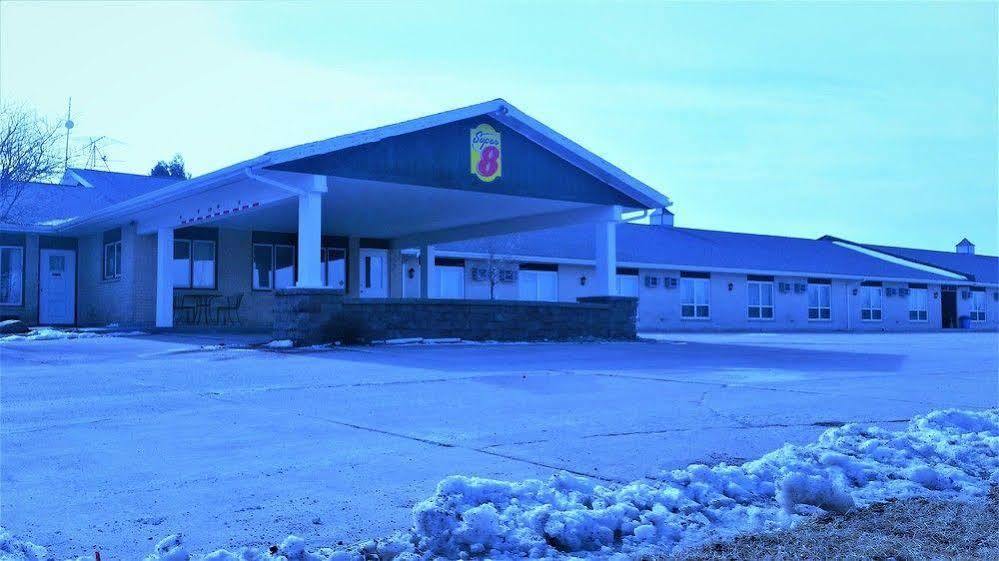 Hotel Super 8 By Wyndham Williams Esterno foto